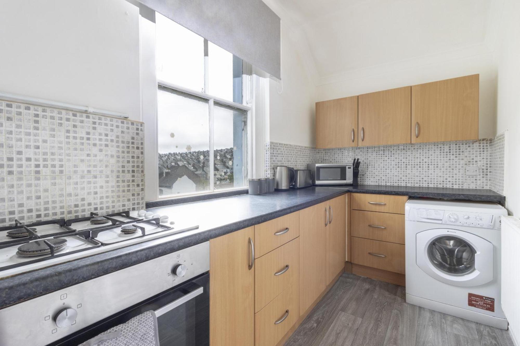 Alexandra - Large 3 Bed Perfect For Contractors, Free Parking, Fast Wifi And Great Value! Apartment พลีมัธ ภายนอก รูปภาพ